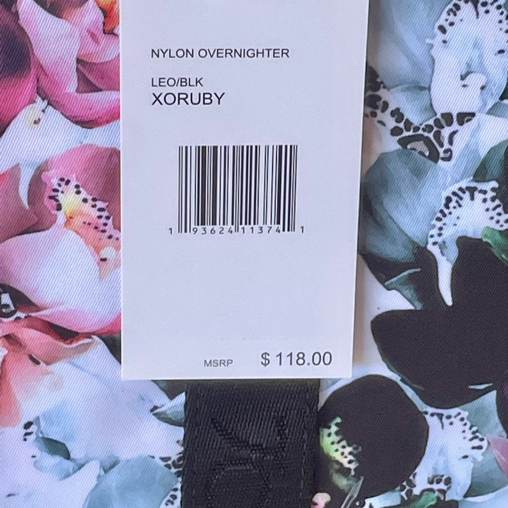 NWT! Betsey Johnson Ruby overnight bag - Picture 9 of 12